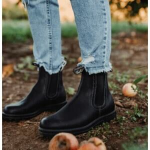 Blundstone Women's 1448 High Top in Black Leather size 10